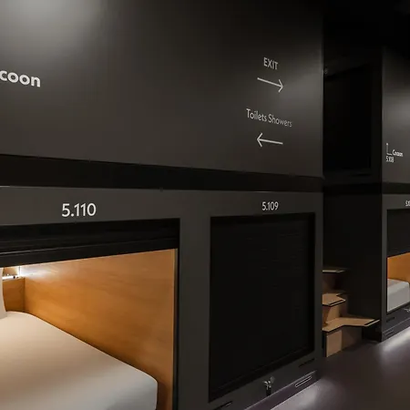 Zedwell Capsule Hotel Piccadilly Circus-2