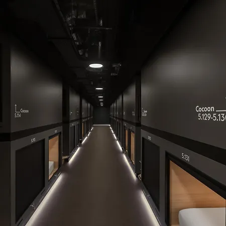 Zedwell Capsule Hotel Piccadilly Circus-3